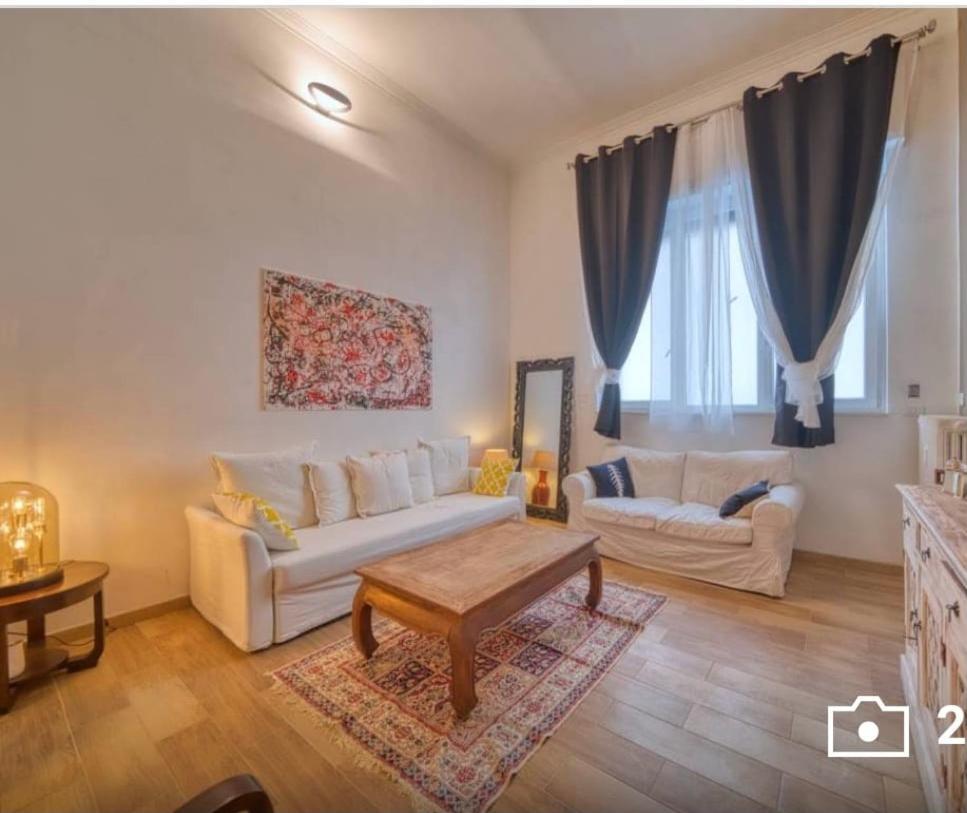 San Secondo Street Apartment *